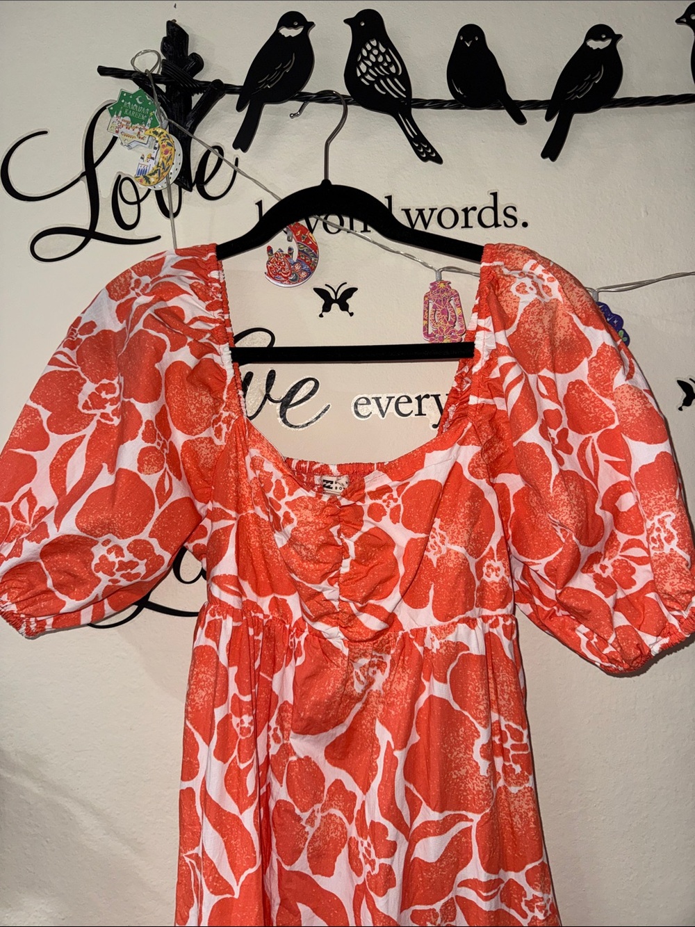 Billabong Orange and White Floral Puff Sleeve Mini Dress - Picture 3 of 3
